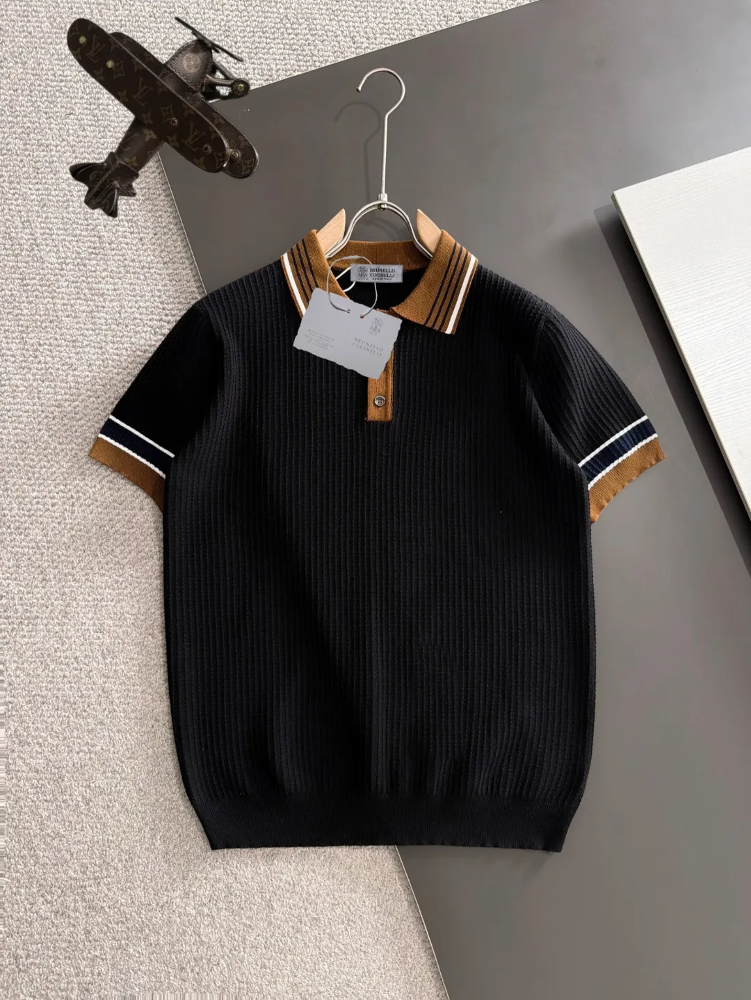 Next day shipment High Quality BC 2026 Summer New Arrival men's short-sleeved T-shirt Made of combed cotton yarn knitted cotton fabric, pure cotton high-weight special yarn, it feels full of weight when weighed, and the upper body is more textured than ordinary T-shirts. This texture can cope with the weather easily and is suitable for both hot and cold! The pattern on the chest adopts three-dimensional embroidery technology, and is perfectly produced stitch by stitch with reference to the original version! Loose fit design, looks noble. Size: M to XXXL